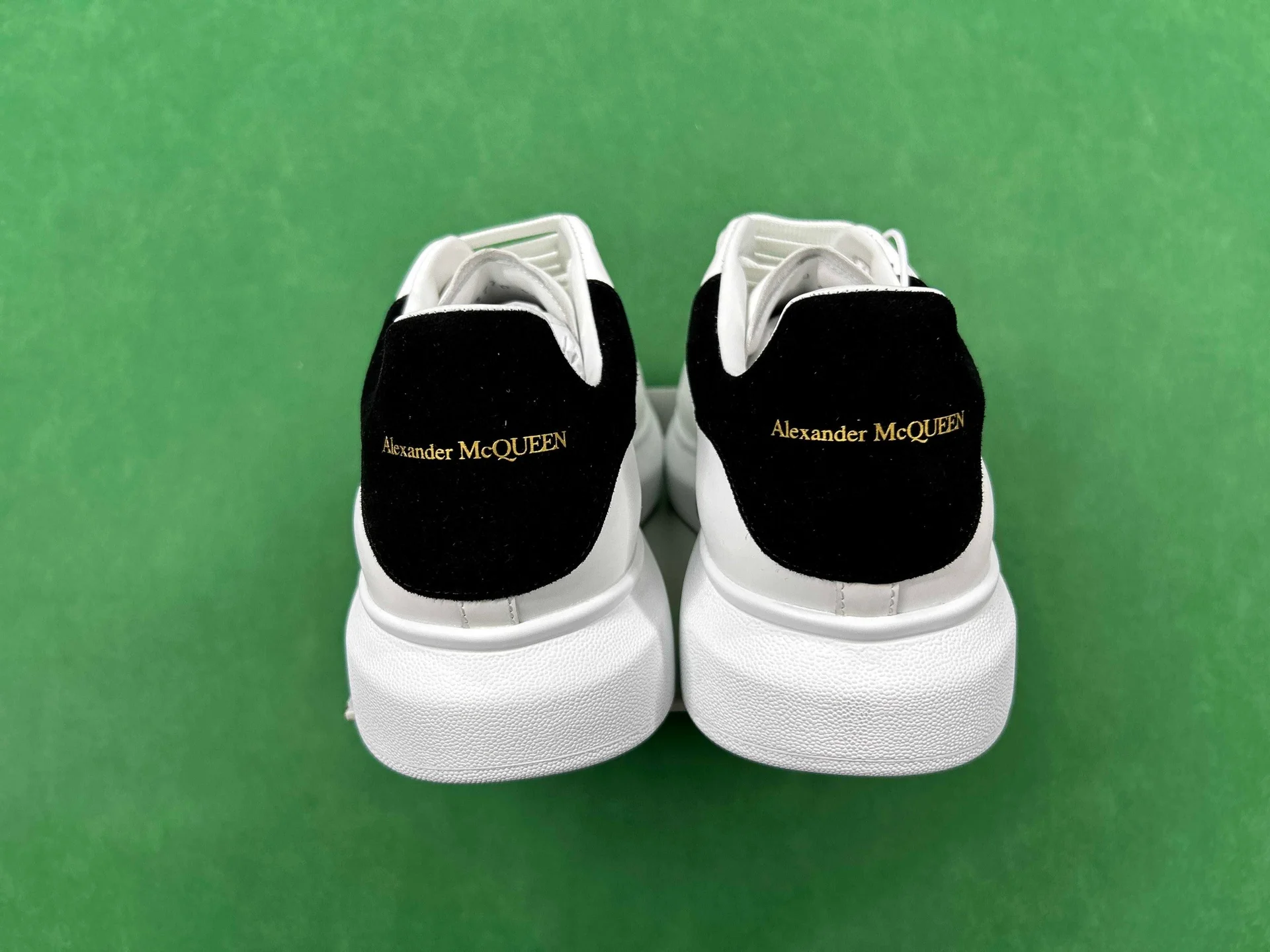 Fashion McQueen shoes QC photo