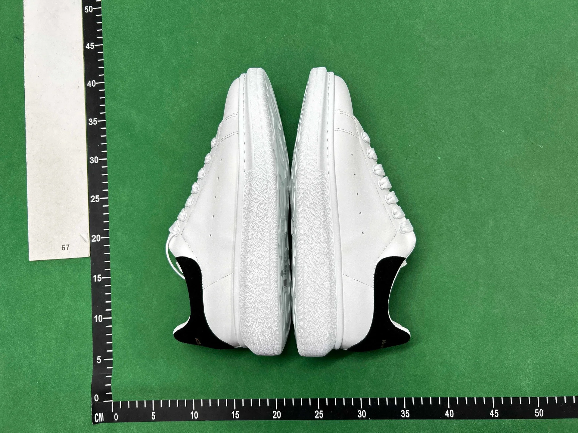 Fashion McQueen shoes QC photo