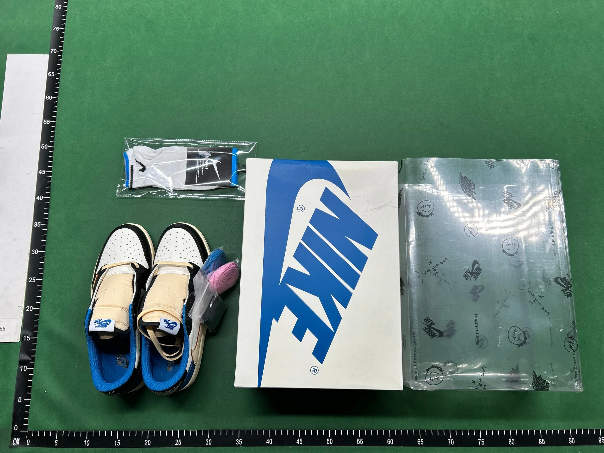 Travis Scott  Nike air Jordan 1 aj1 QC photo