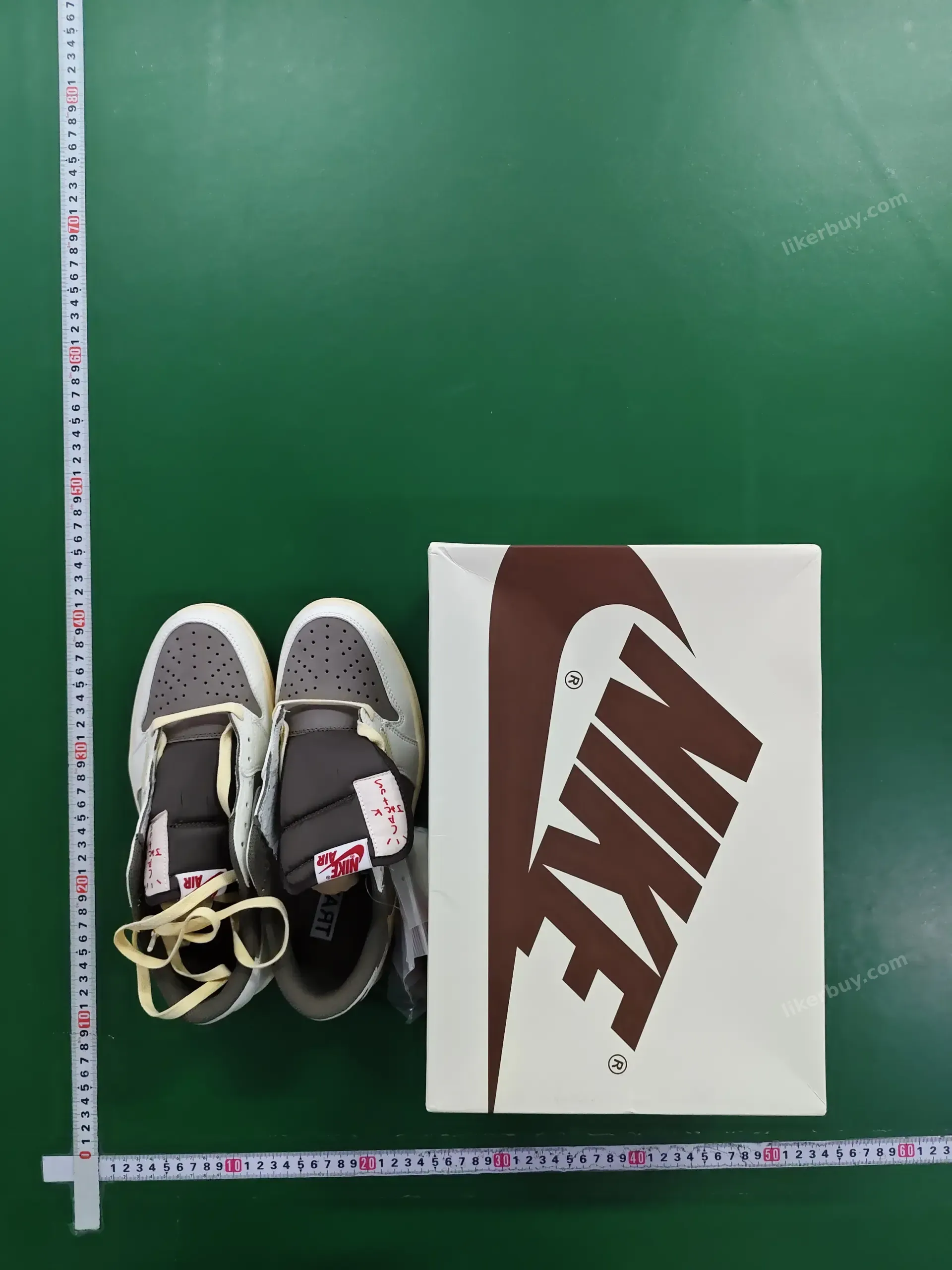 Travis Scott Nike air Jordan 1 aj1 product reference 11