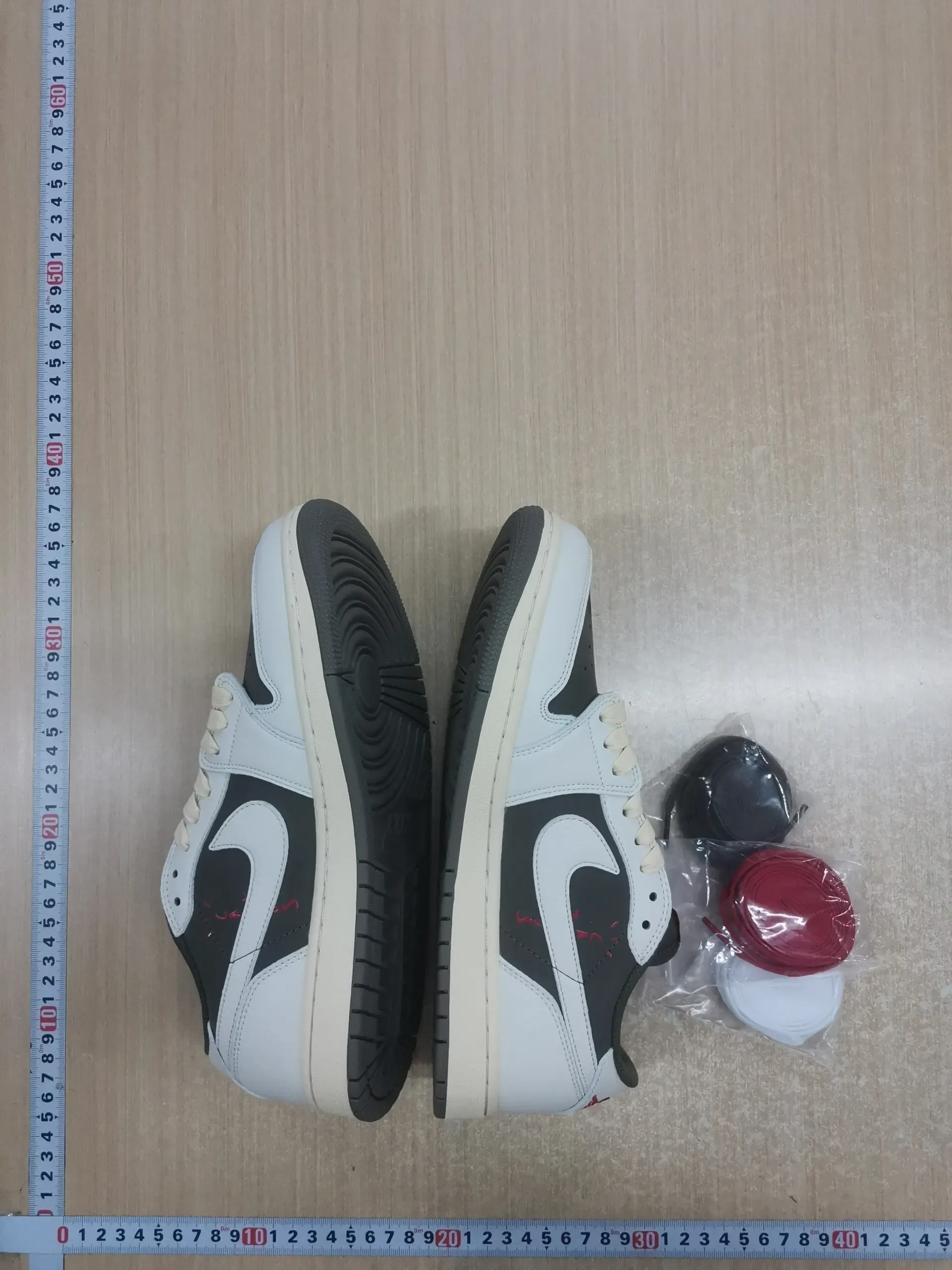 Travis Scott Nike air Jordan 1 aj1 product reference 4