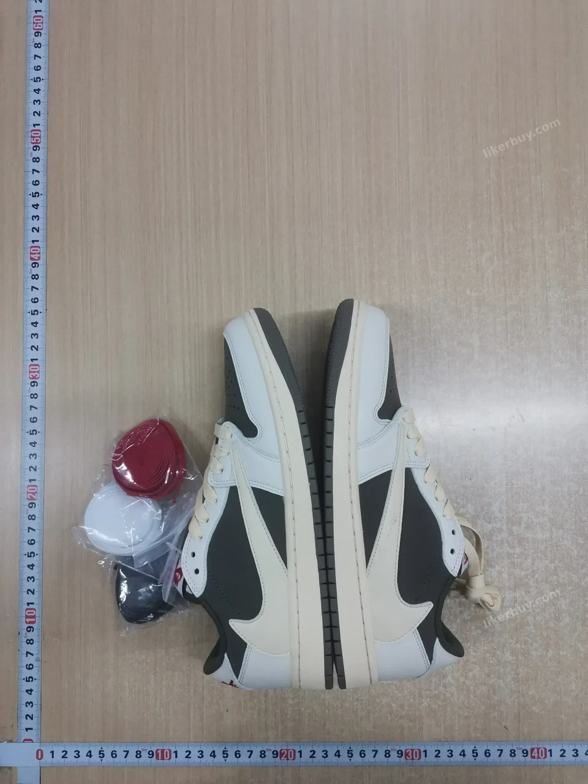 Travis Scott Nike air Jordan 1 aj1 product reference 1
