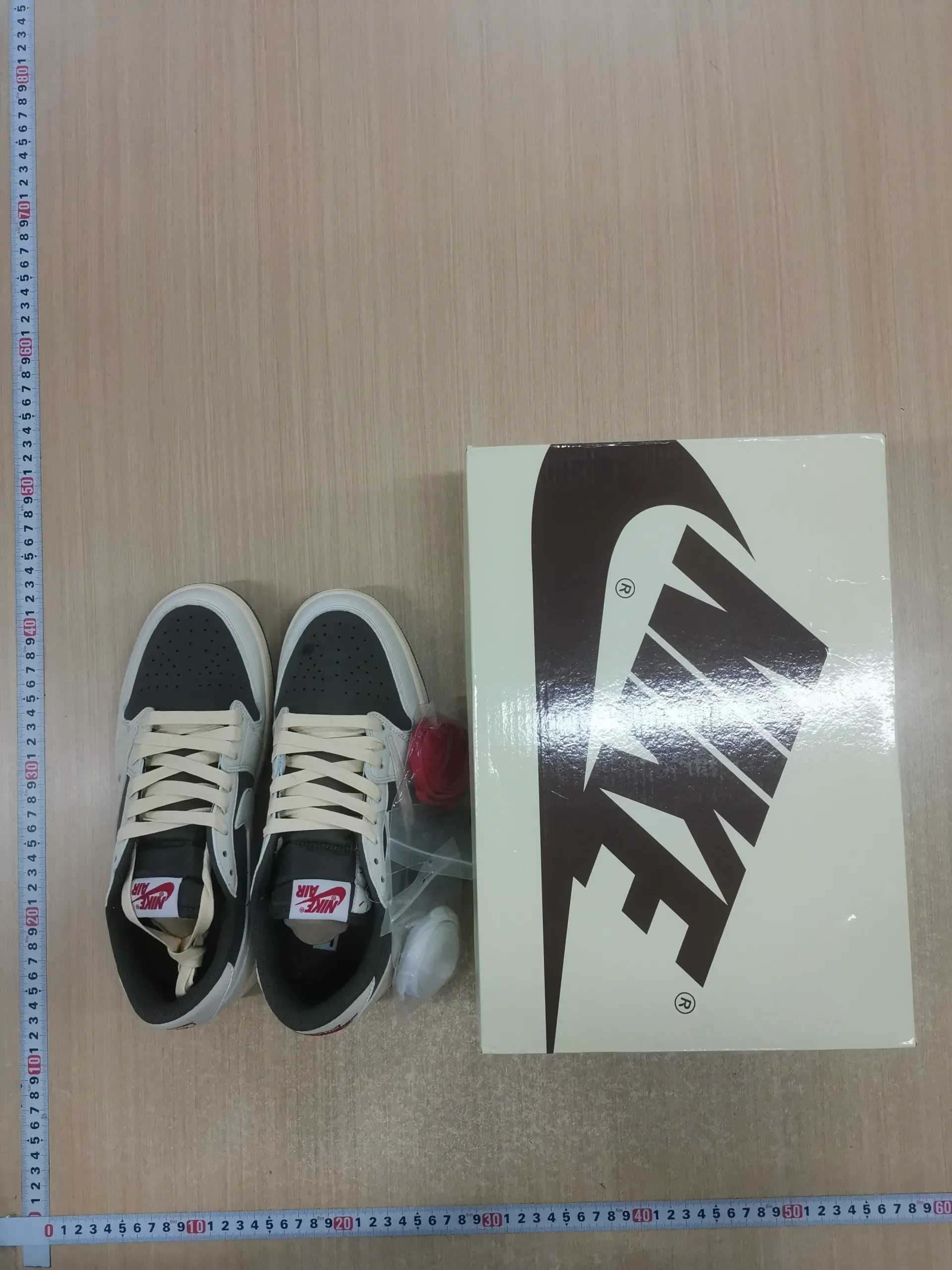 Travis Scott Nike air Jordan 1 aj1 product reference 10