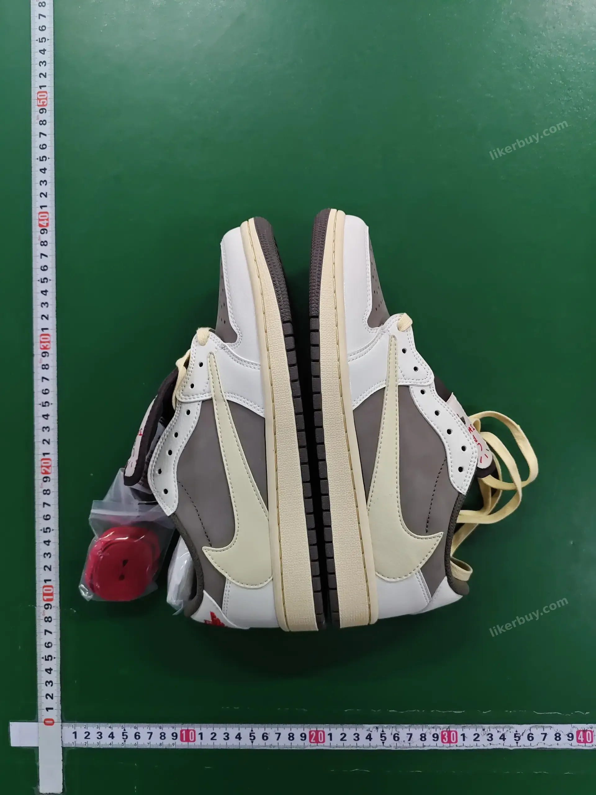 Travis Scott Nike air Jordan 1 aj1 product reference 7