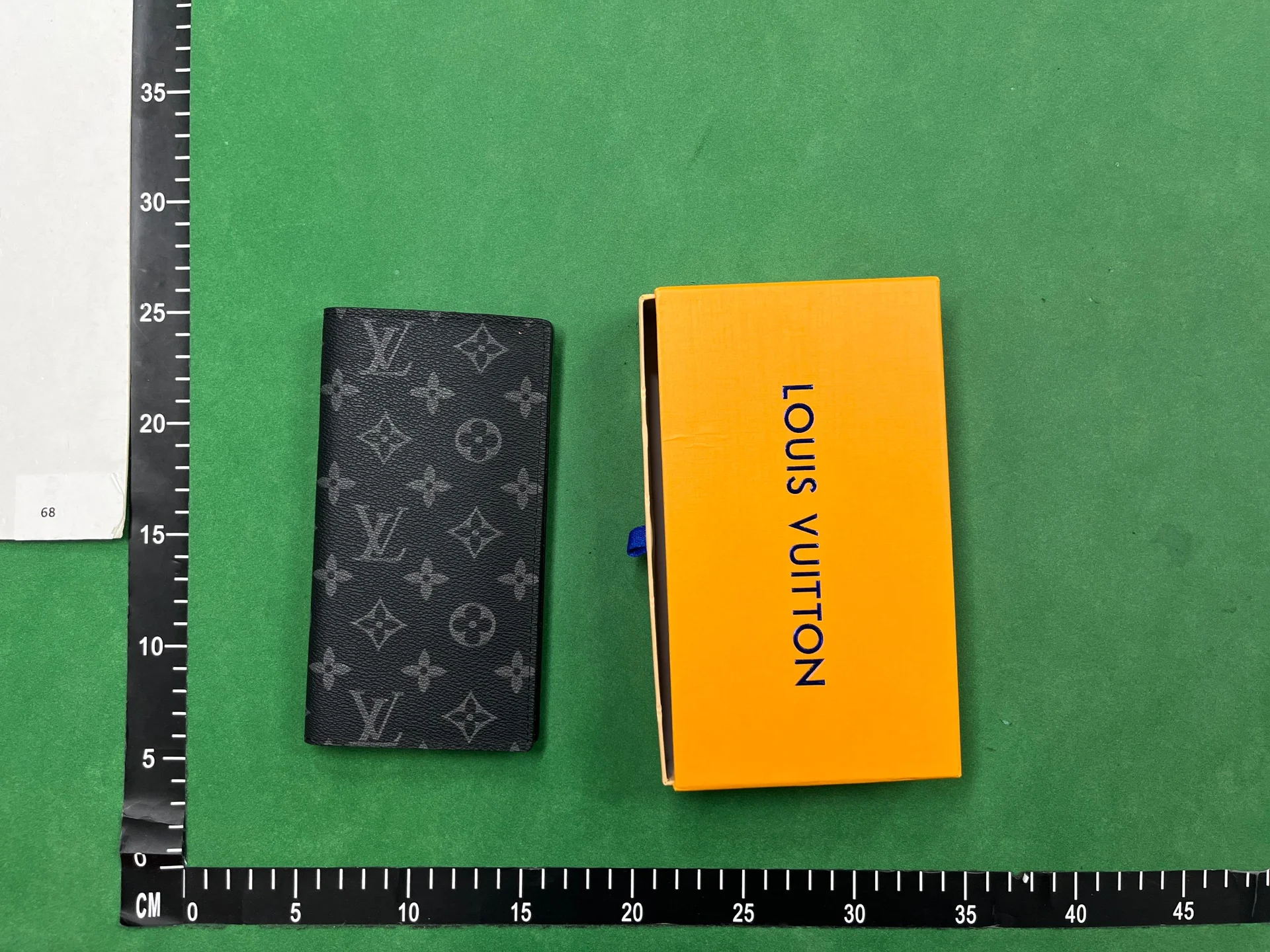 LV fashion wallet QC photo