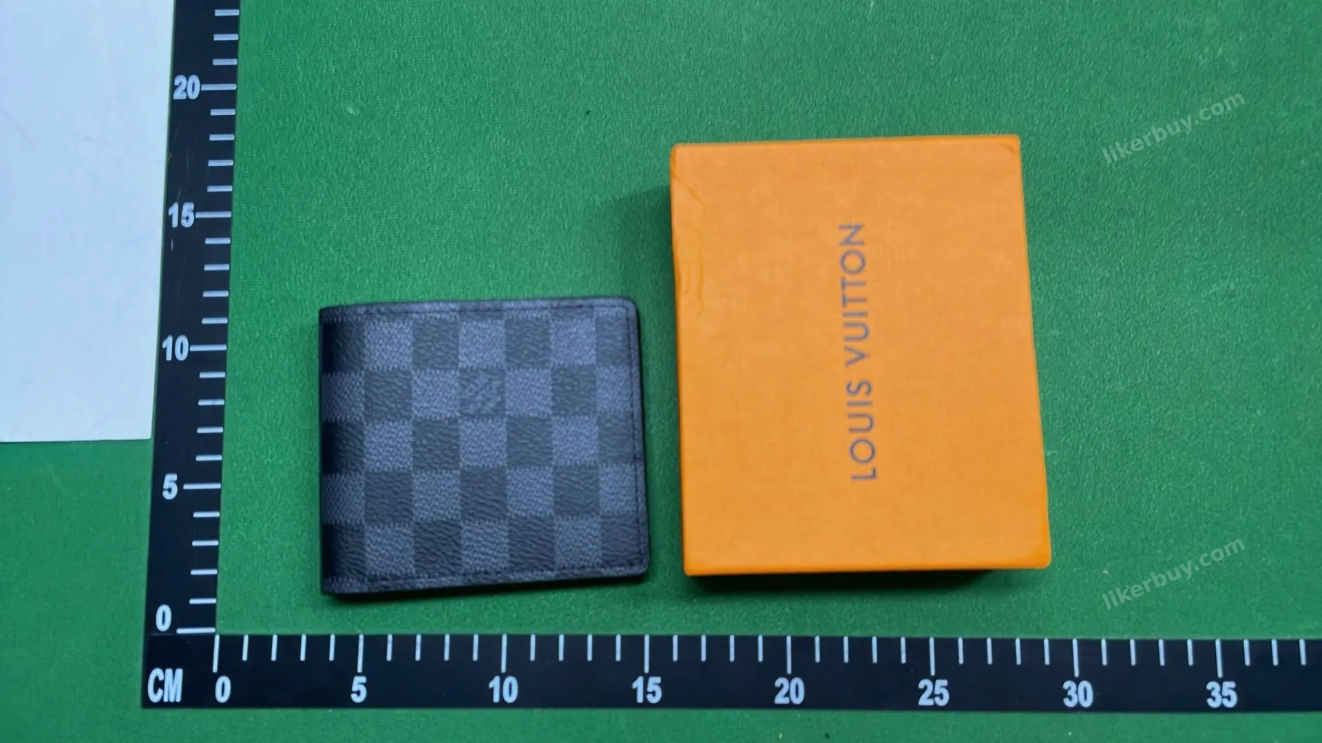 LV fashion wallet product reference 10