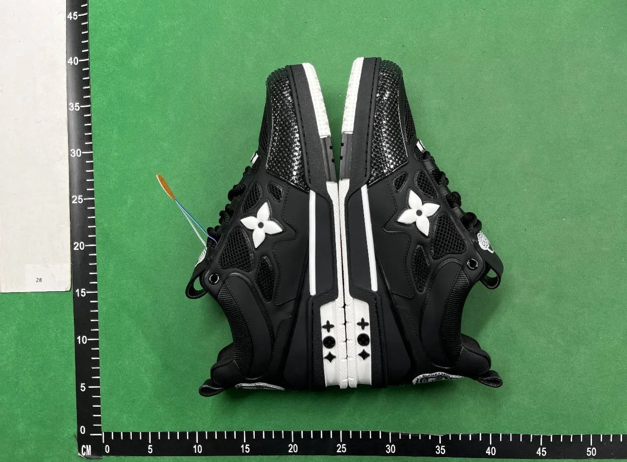 Louis Vuitton Trainer Sneaker QC photo