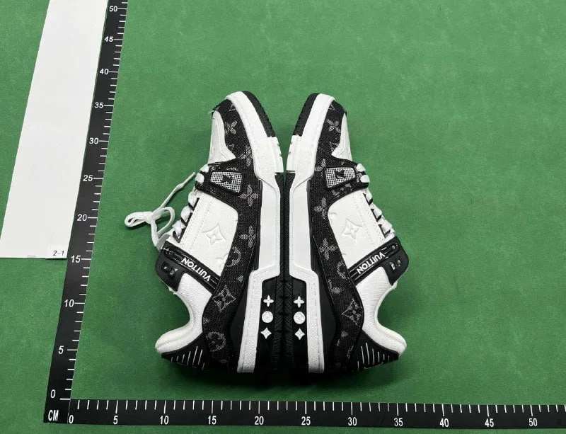 Louis Vuitton Trainer Sneaker QC photo