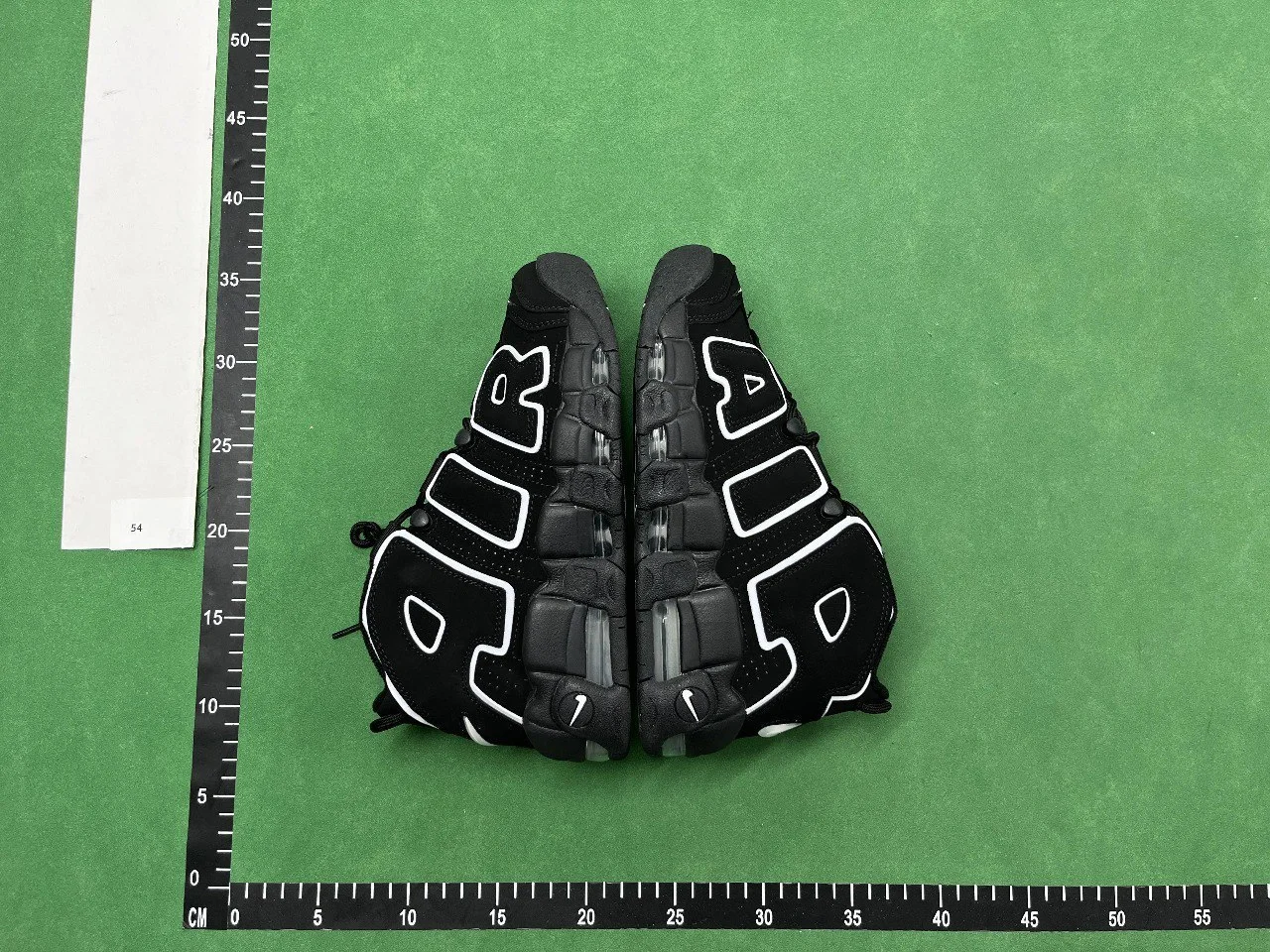 NIKE Moer UPTEMPO QC photo