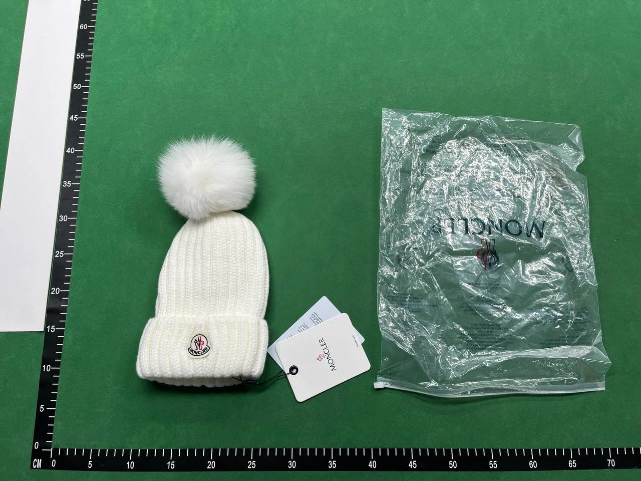 moncler beanie QC photo