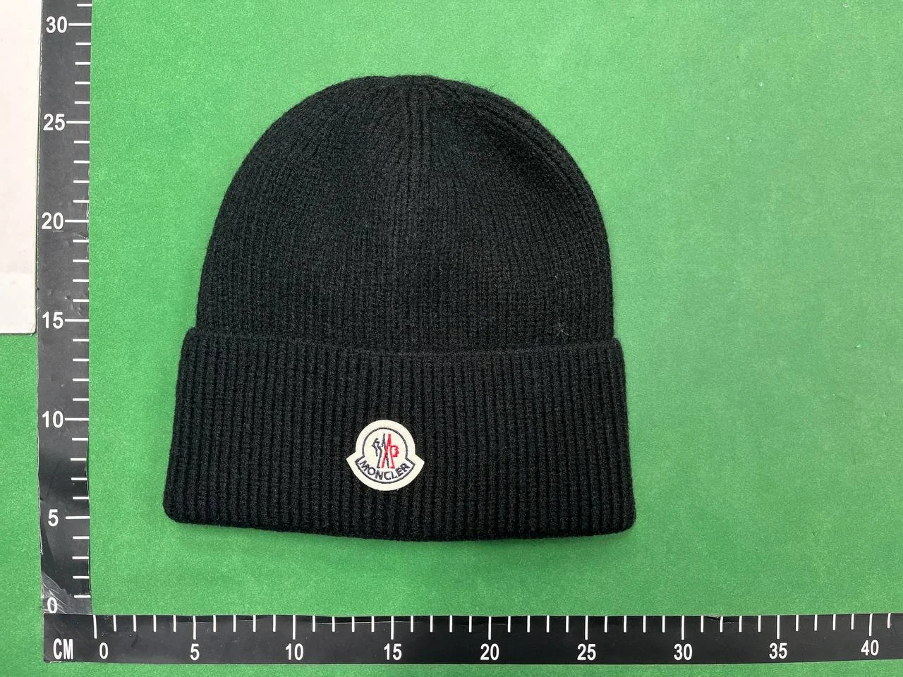 moncler beanie QC photo