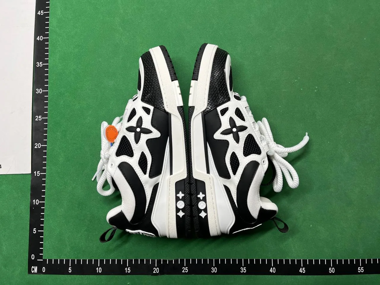 LV SHOES QC photo