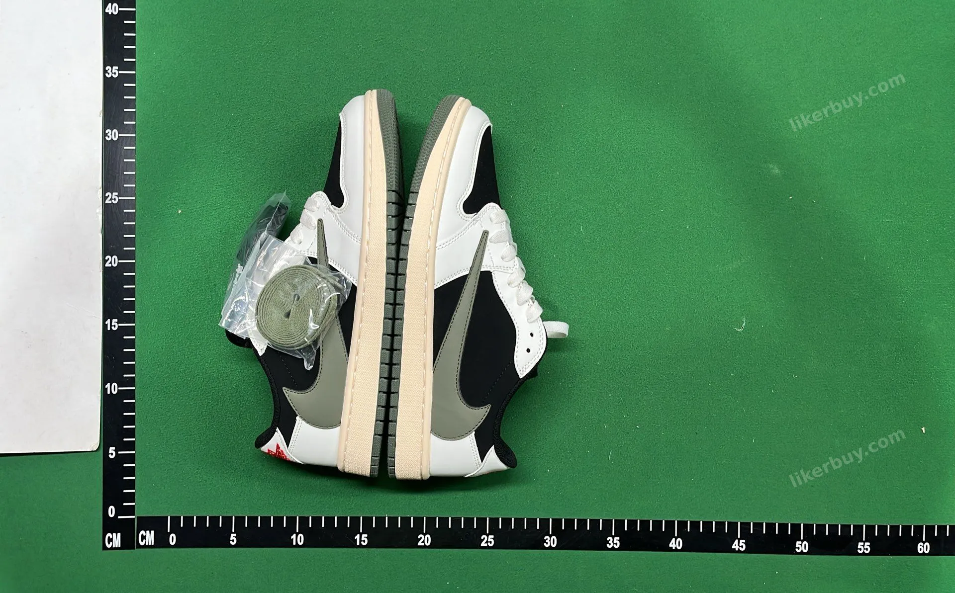 Travis Scott x Nike Air Jordan 1 product reference 8