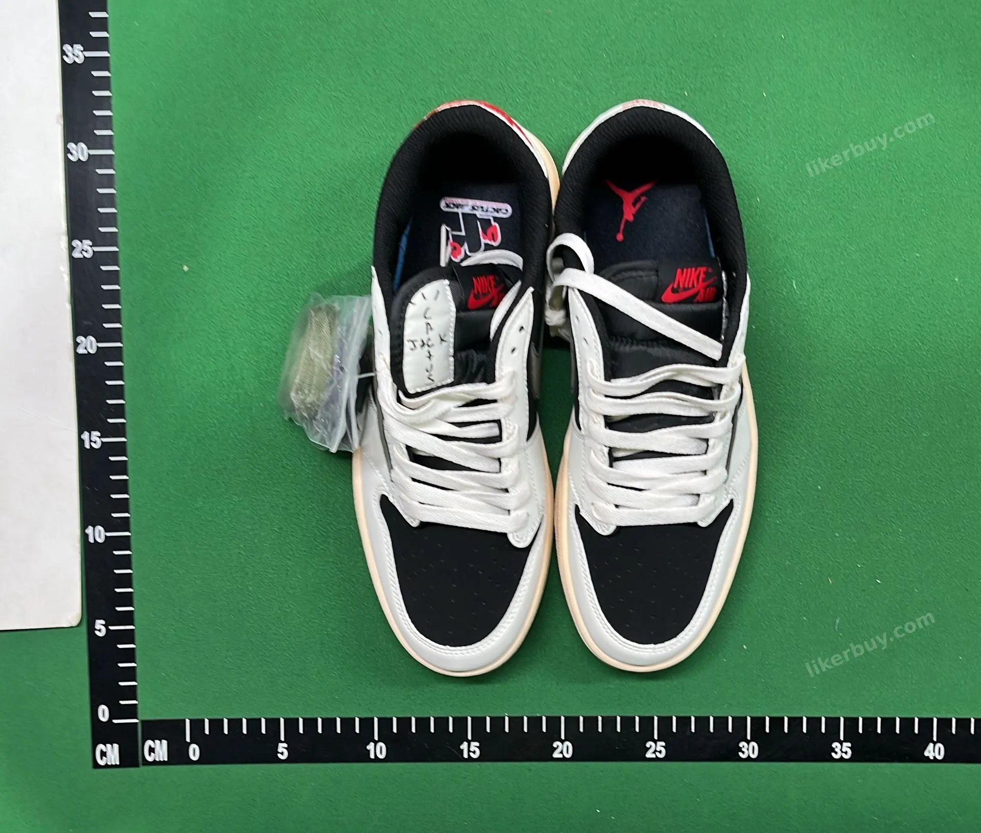 Travis Scott x Nike Air Jordan 1 product reference 7