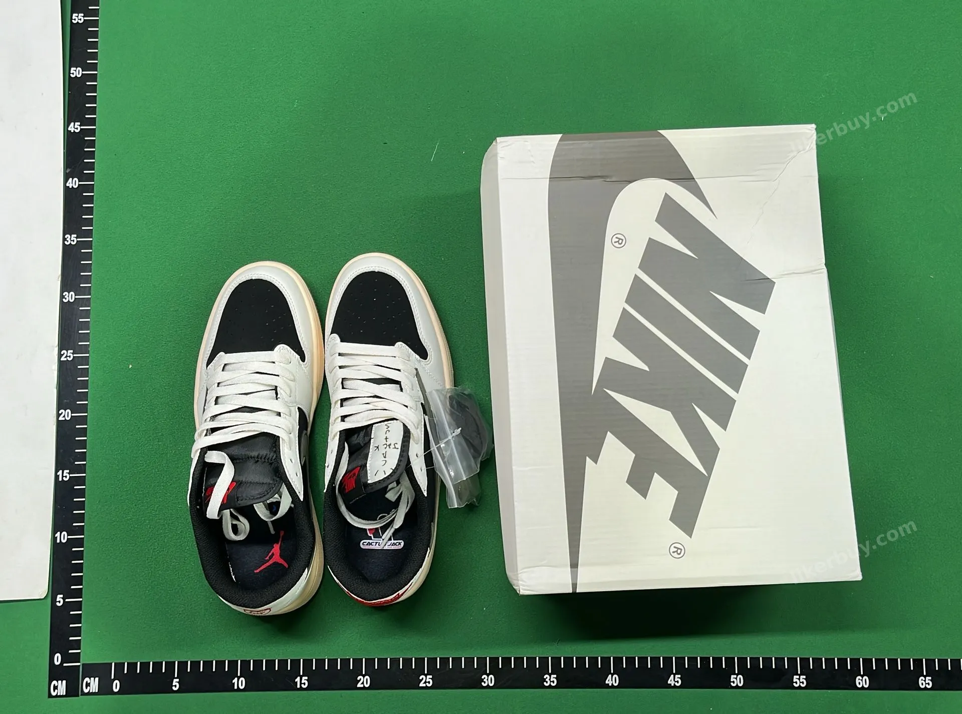 Travis Scott x Nike Air Jordan 1 product reference 12