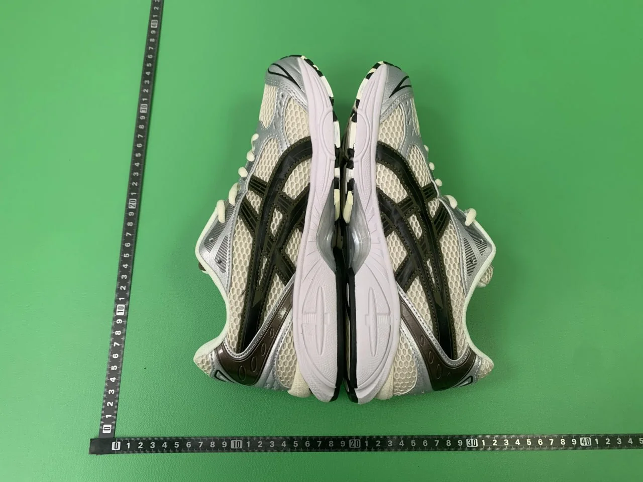 ASICS Gel-Kayano 14 QC photo