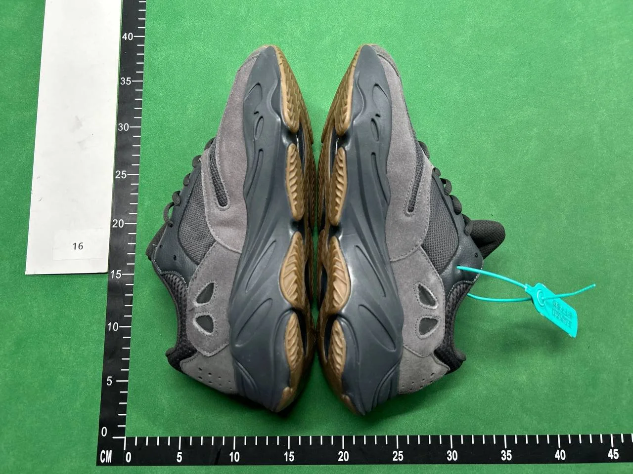 Adidas Yeezy boost 700 QC photo