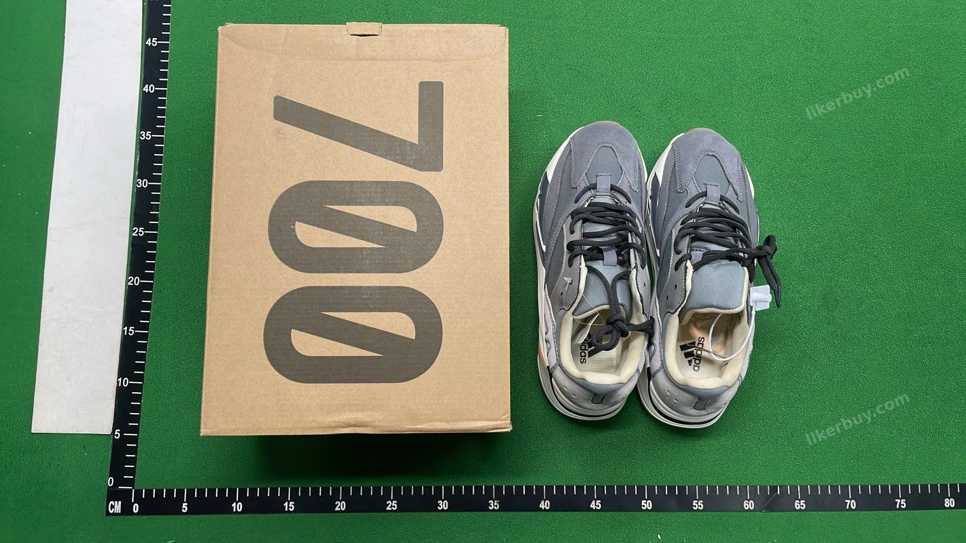 Adidas Yeezy boost 700 product reference 6