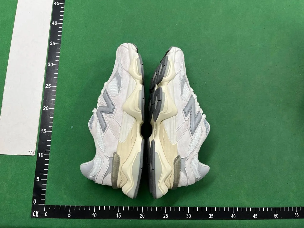 New Balance 9060 QC photo