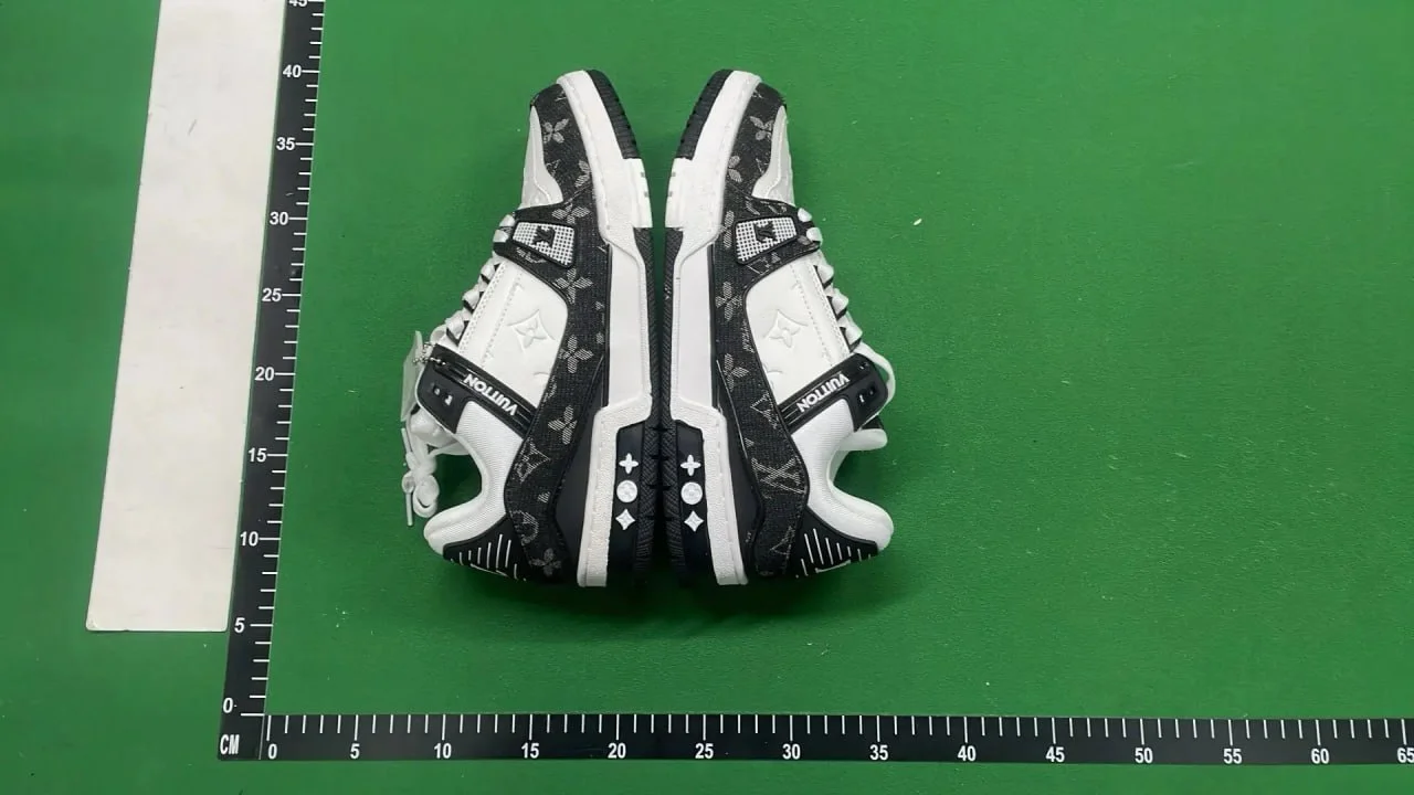 LV Louis Vuitton Trainer Shoes Sneakers QC photo