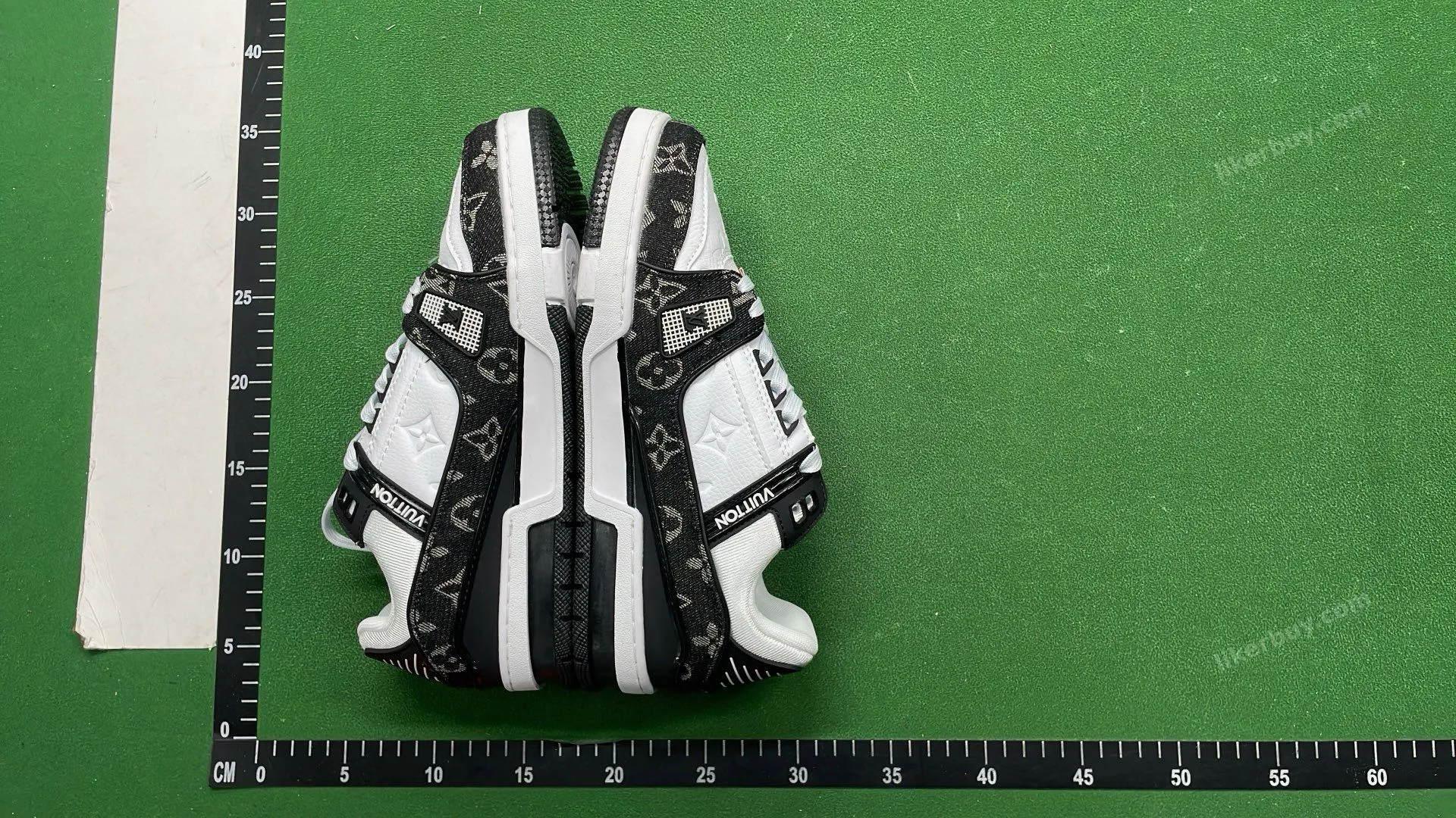 LV Louis Vuitton Trainer Shoes Sneakers product reference 9
