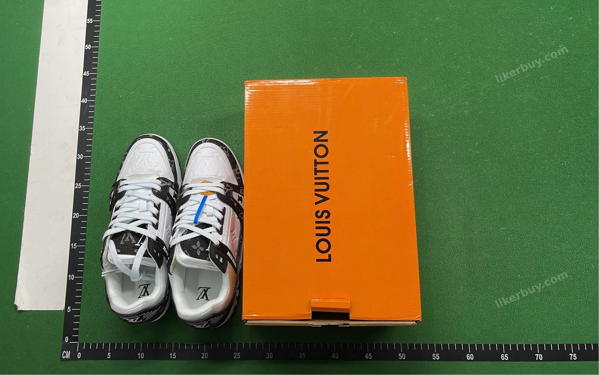 LV Louis Vuitton Trainer Shoes Sneakers product reference 12