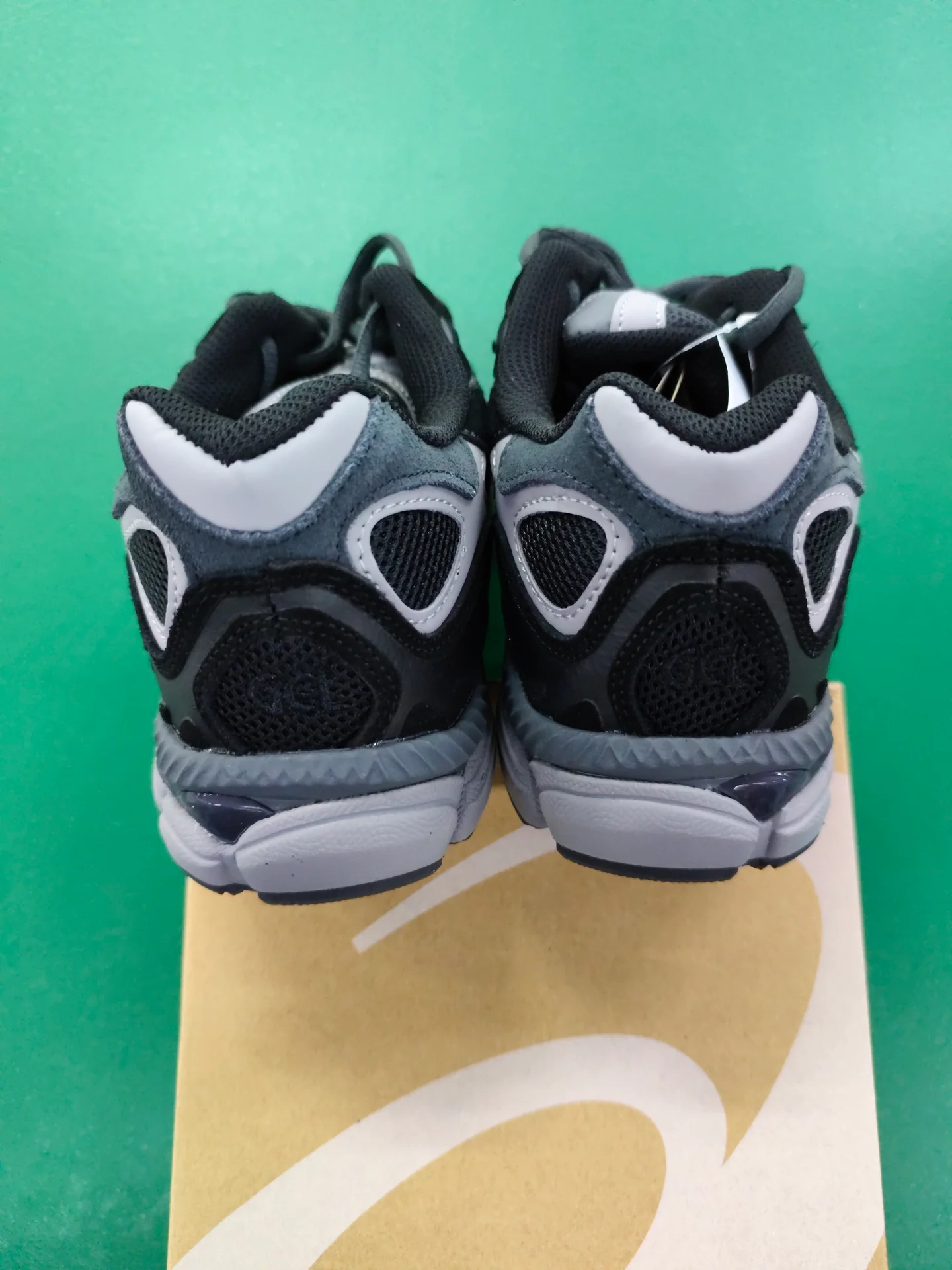 Asics shoes (11 CP) QC photo