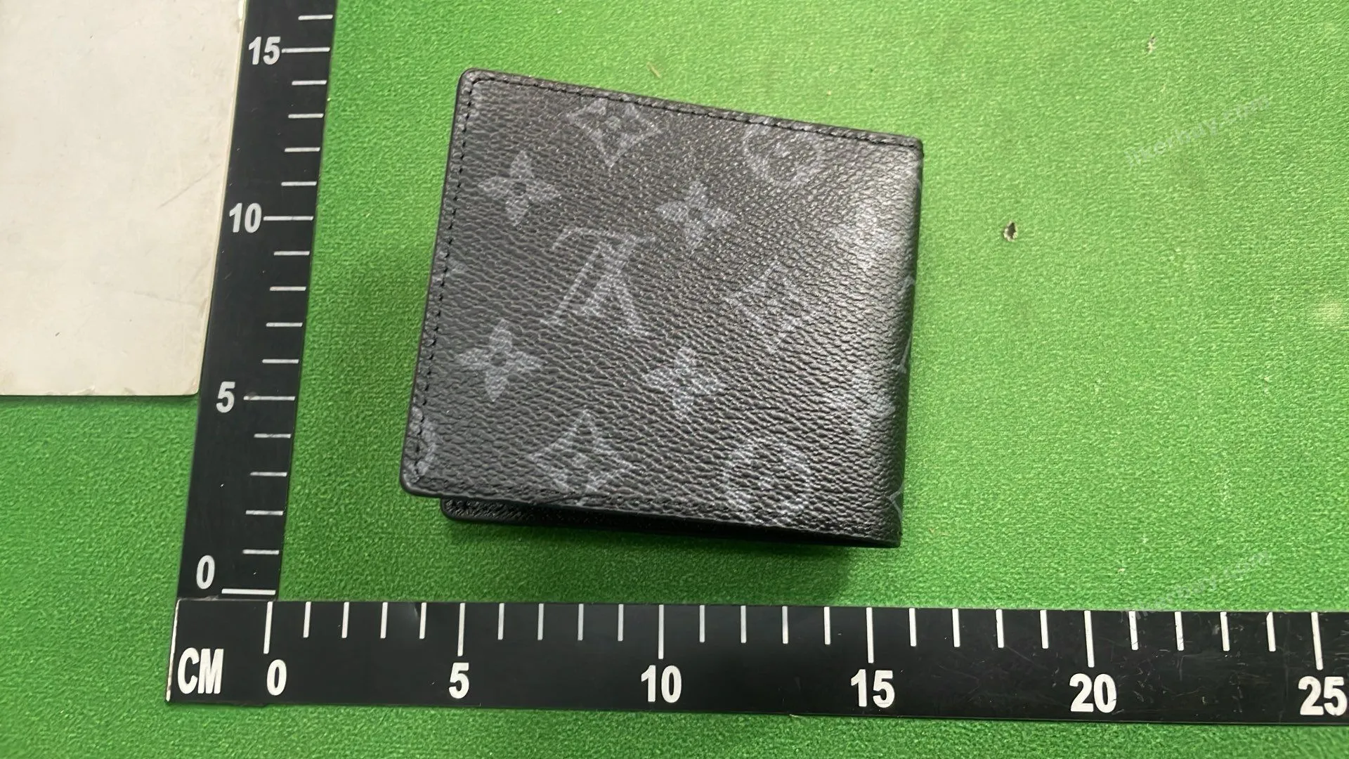 LV Wallet product reference 5