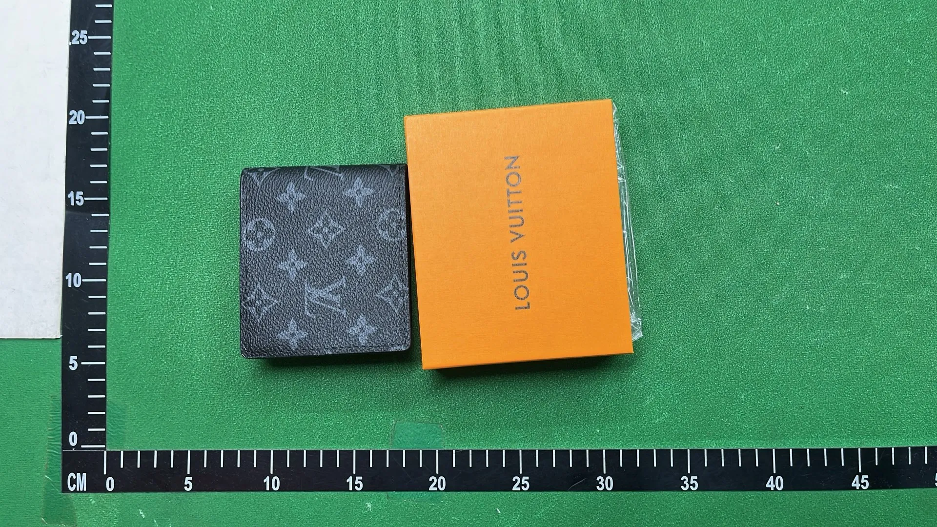 LV Wallet product reference 7