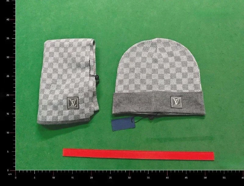 LV Beanie（20+ Styles） QC photo