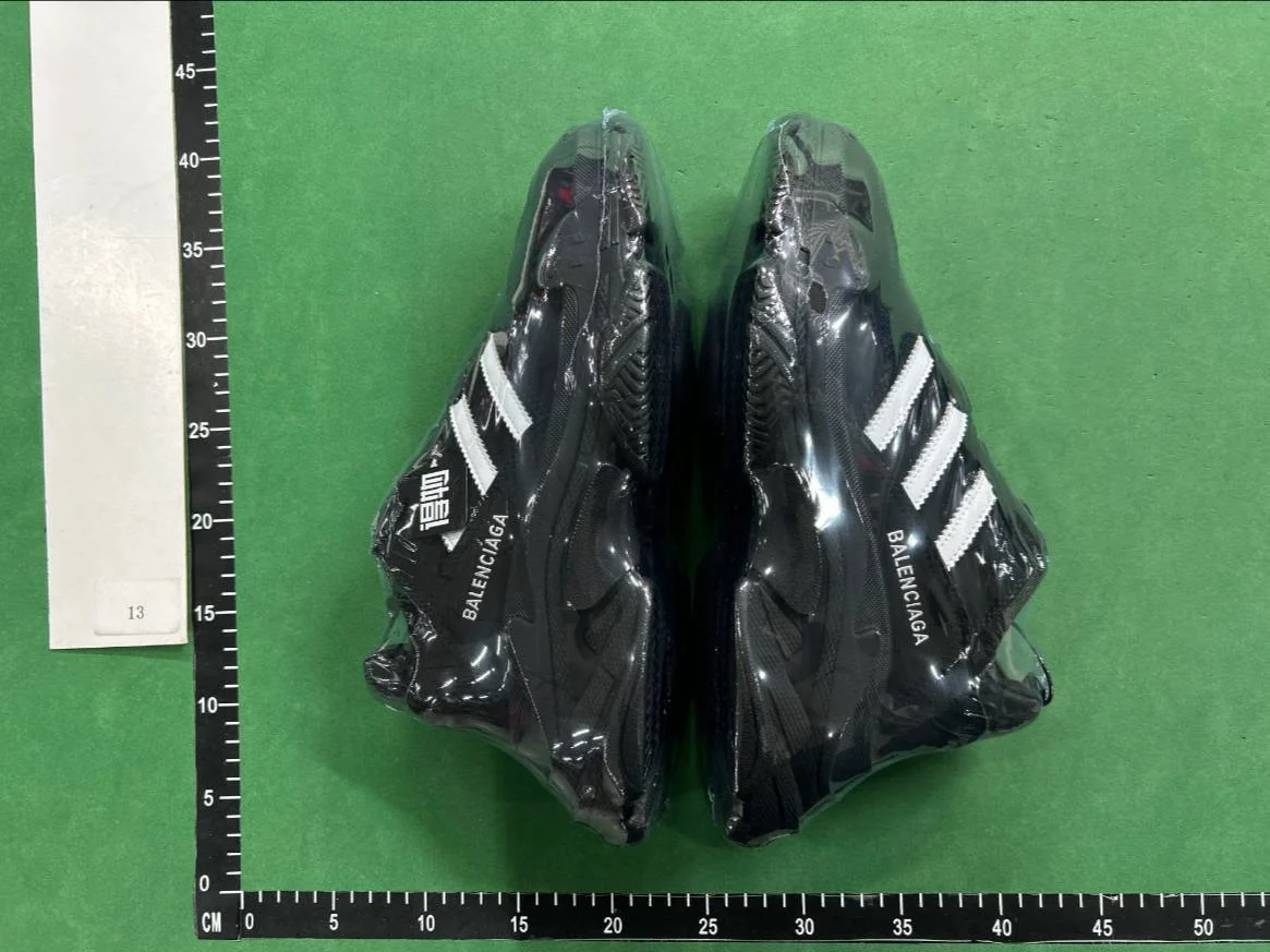 adidas balenciaga triple s QC photo