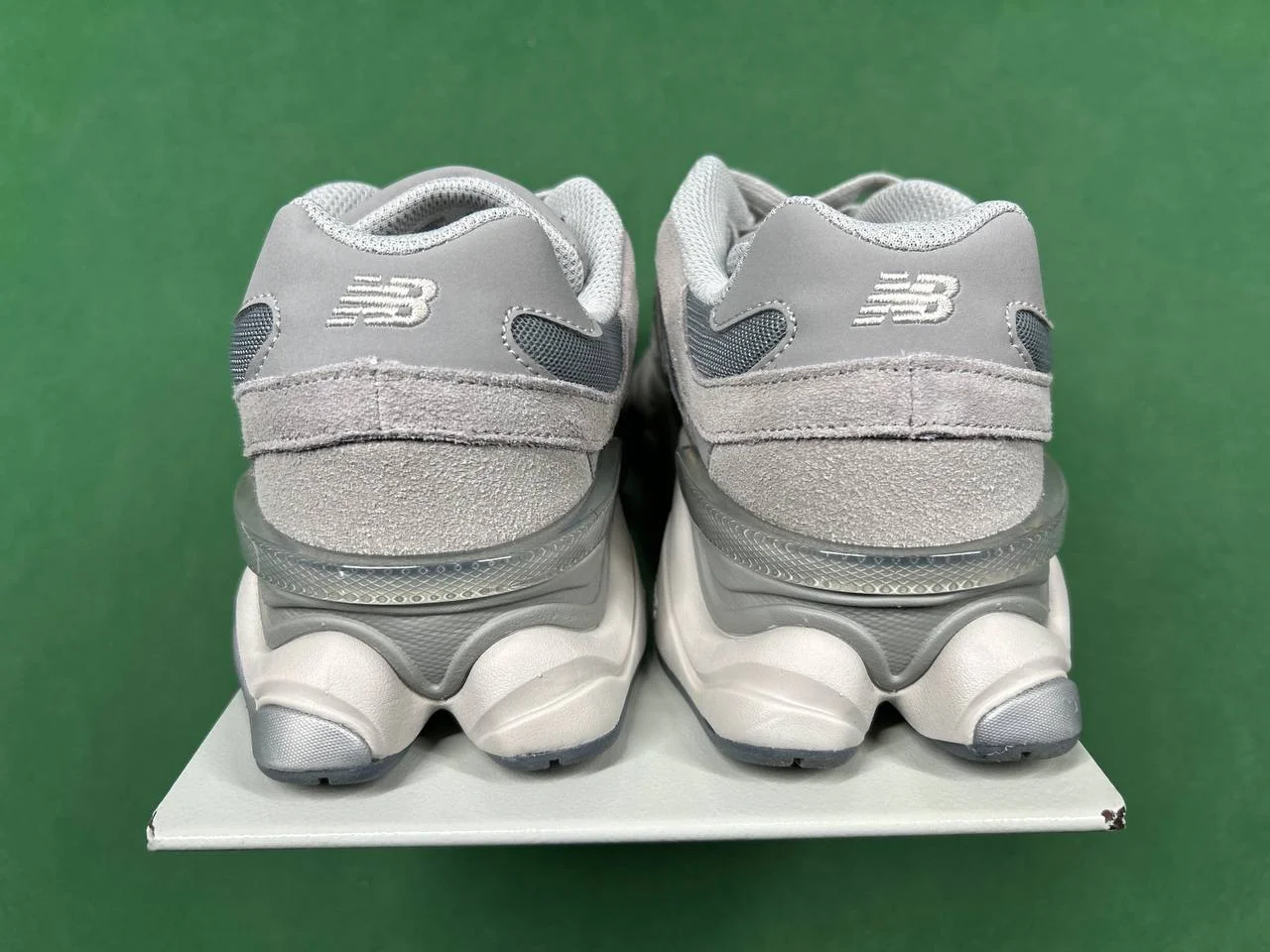 NEW BALANCE 9060 QC photo