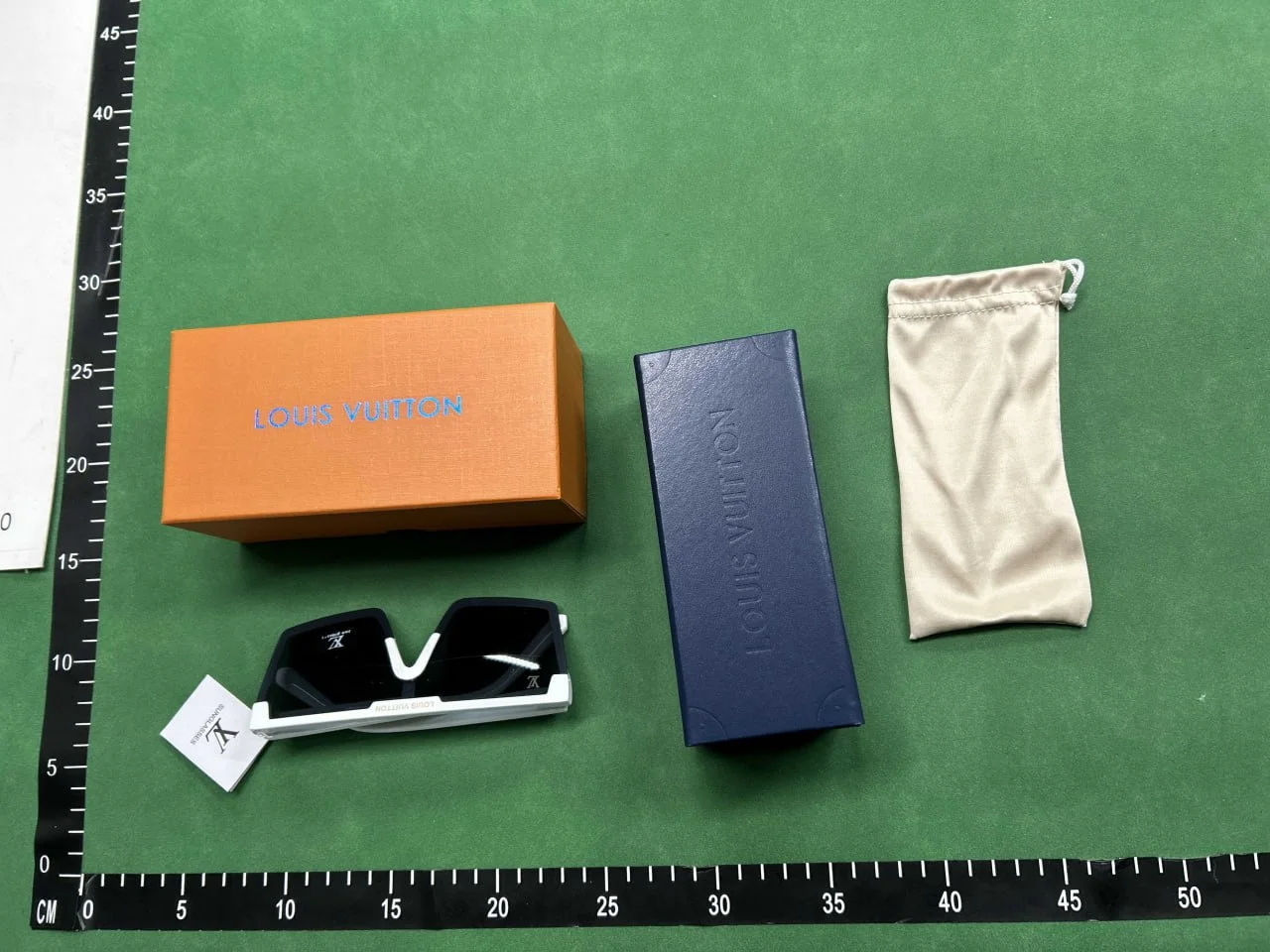 Louis Vuitton Gucci Burberry Prada sunglasses（37 styles) QC photo