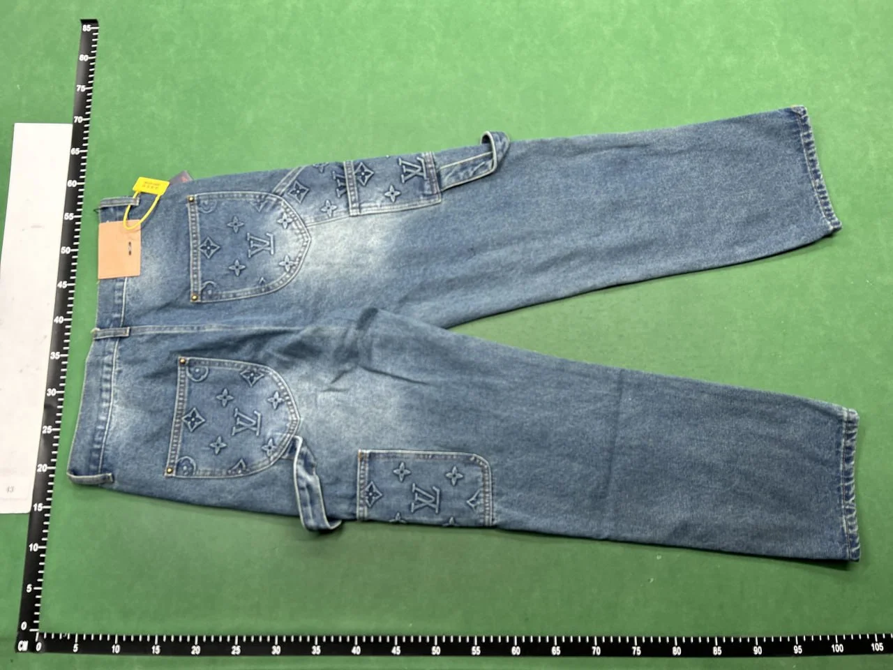Louis Vuitton Carpenter Pantsshorts QC photo