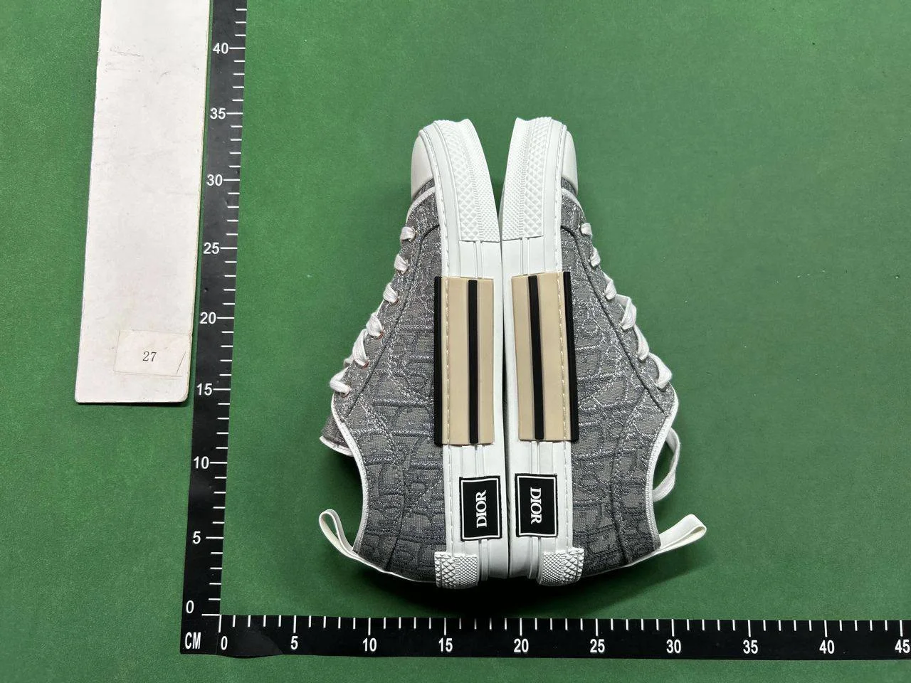 Dior B23 QC photo