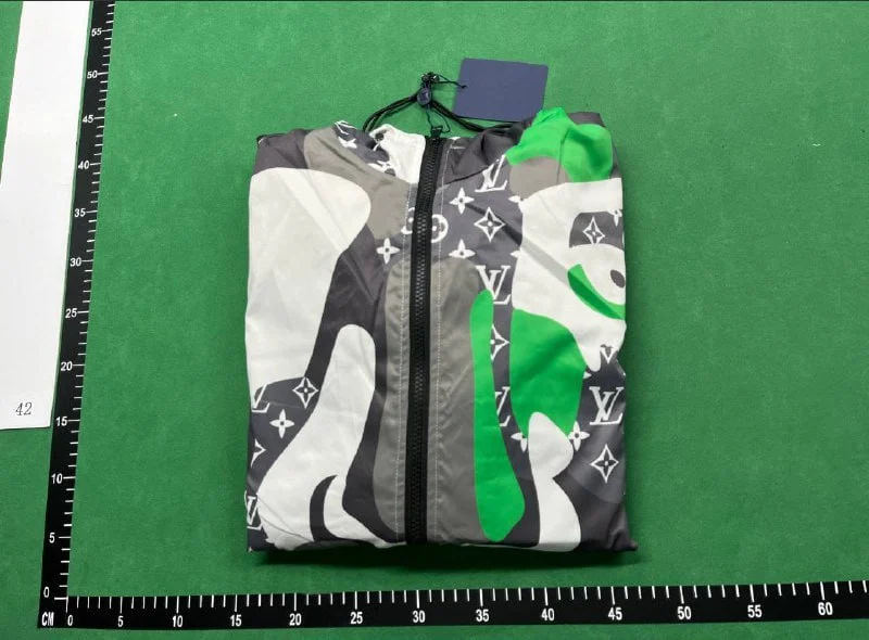Louis Vuitton Windbreaker QC photo