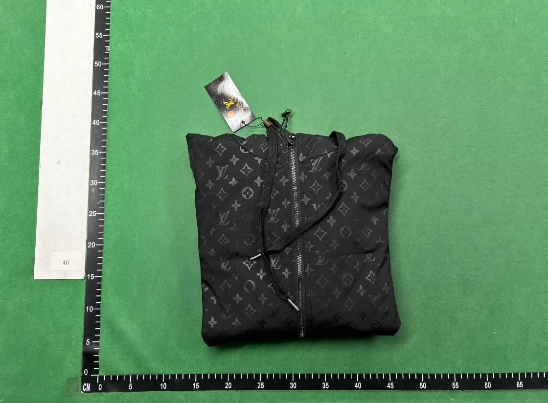LOUIS VUITTON WINDBREAKER QC photo