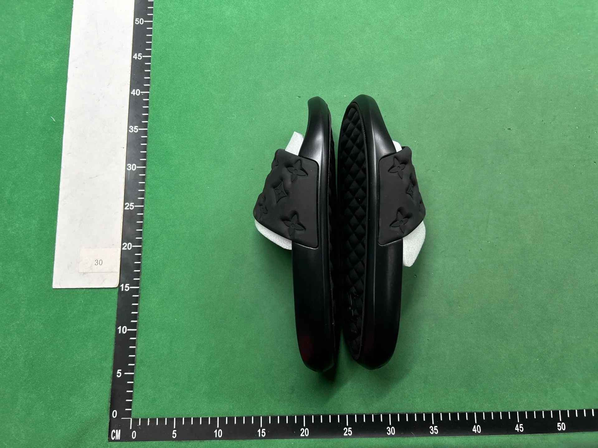 Louis Vuitton slippers QC photo