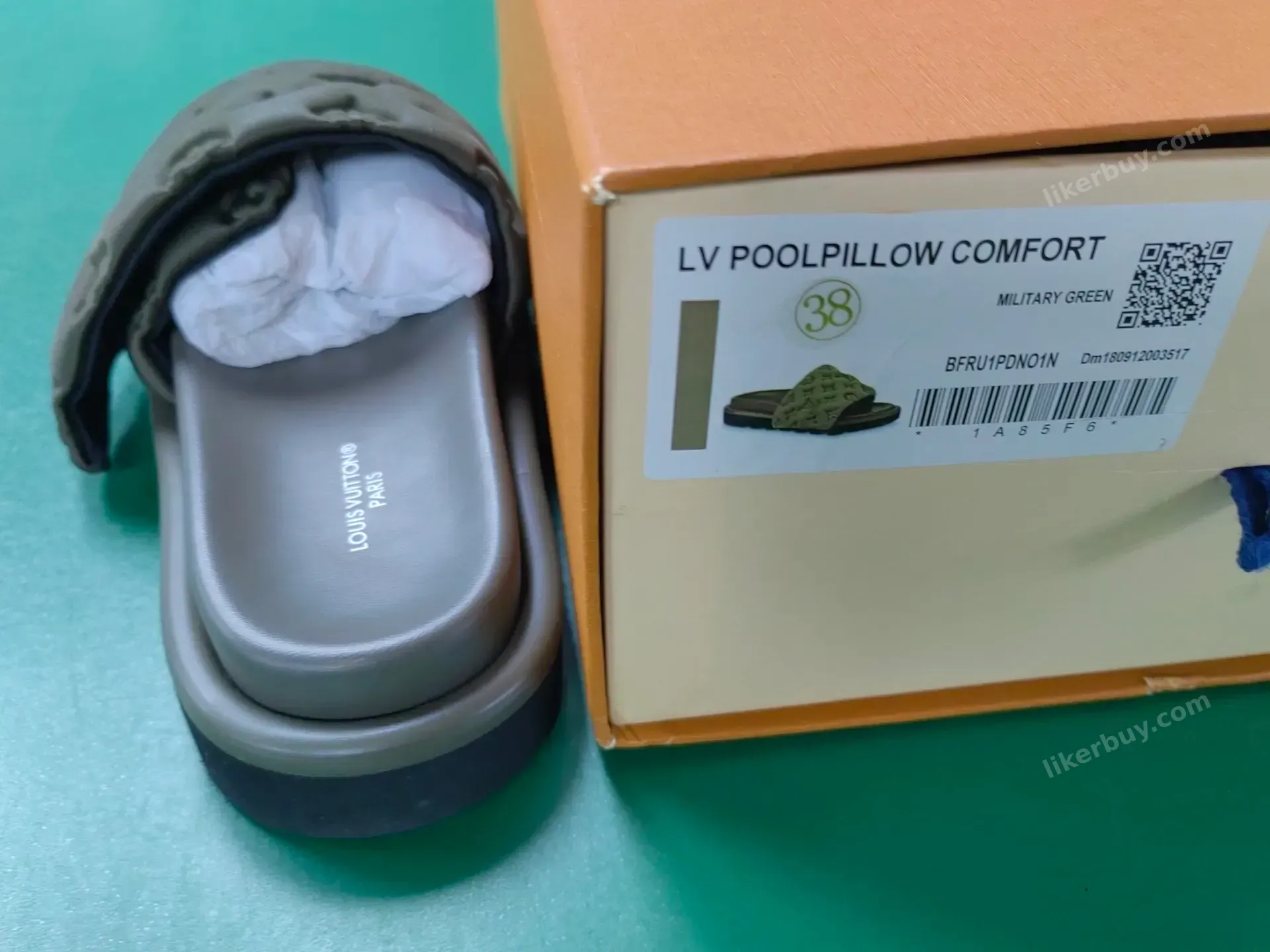 Louis Vuitton slippers product reference 1