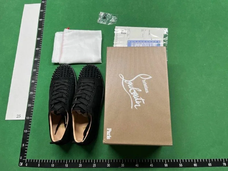 Louboutin QC photo