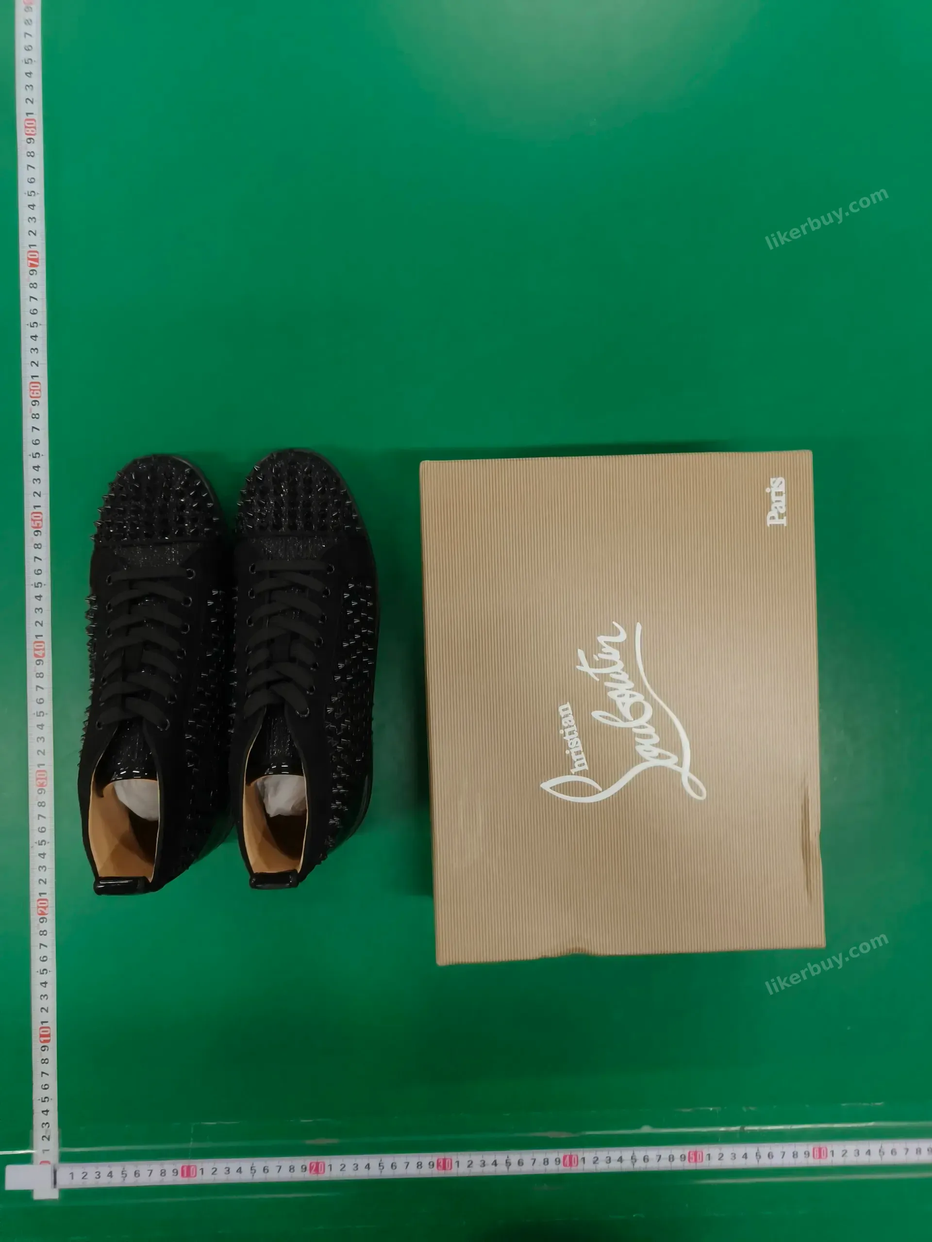Louboutin product reference 4