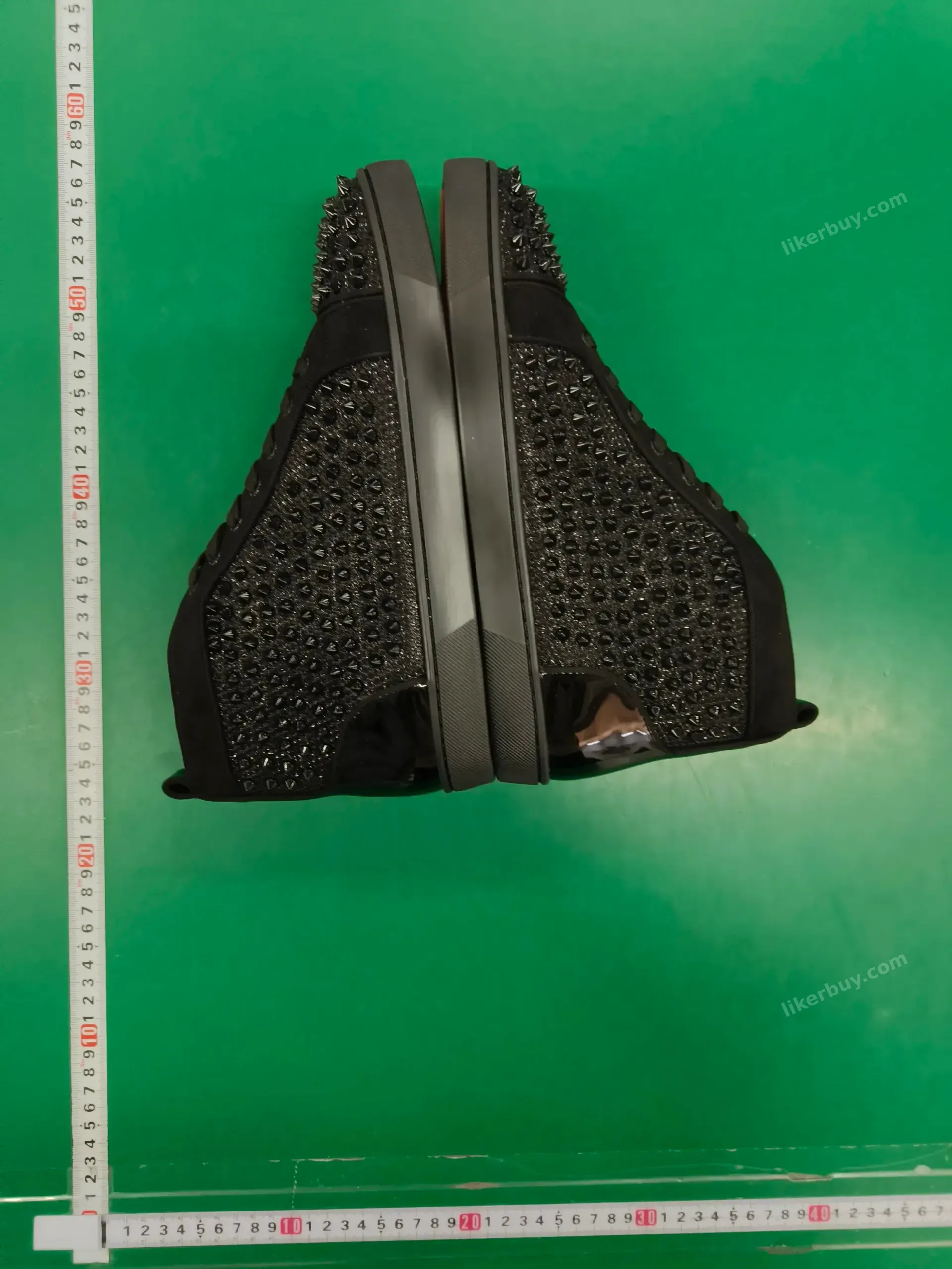 Louboutin product reference 1
