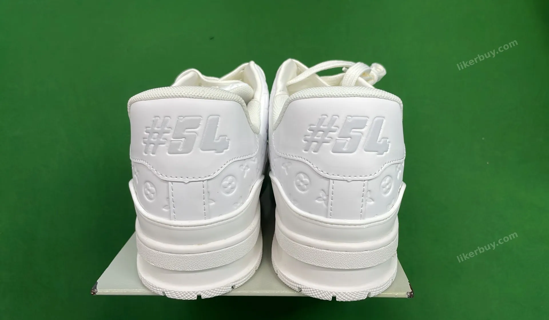 Louis Vuitton trainer product reference 4