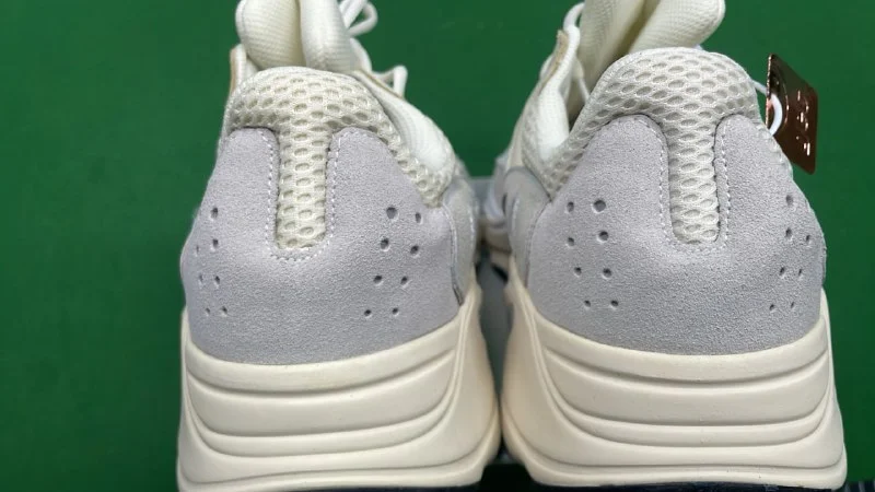 YEEZY 700 QC photo