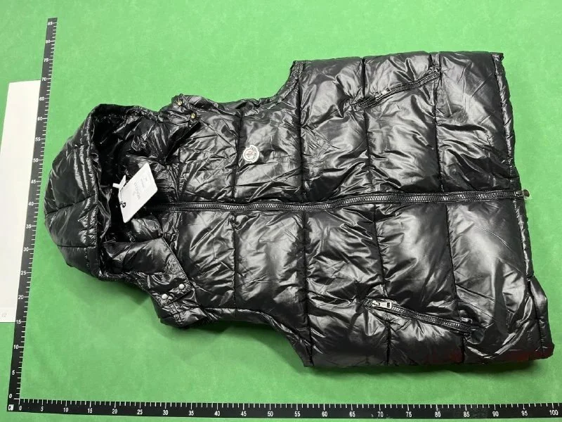 MONCLER vest QC photo