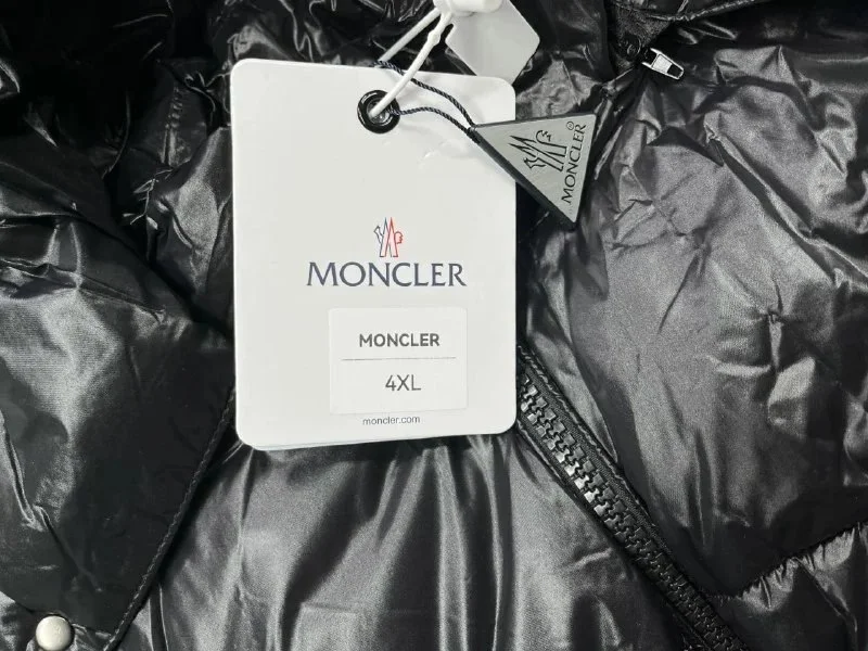 MONCLER vest QC photo