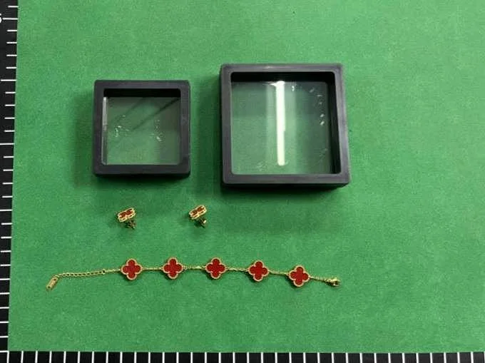 Van Cleef & Arpels bracelet (The perfect gift for your loved ones) QC photo