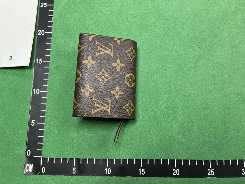 LV Louis Vuitton Wallet 11 High Quality ( 40 + styles) QC photo
