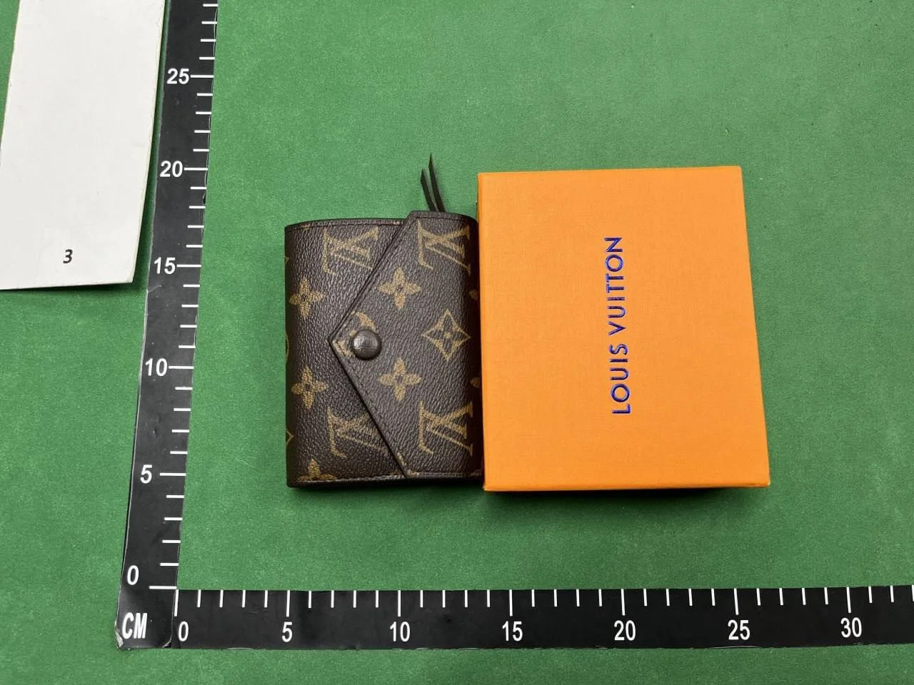 Louis Vuitton wallet (40 CP) QC photo
