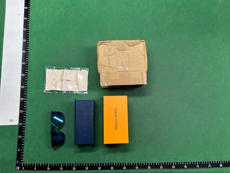 LV Sunglasses QC photo